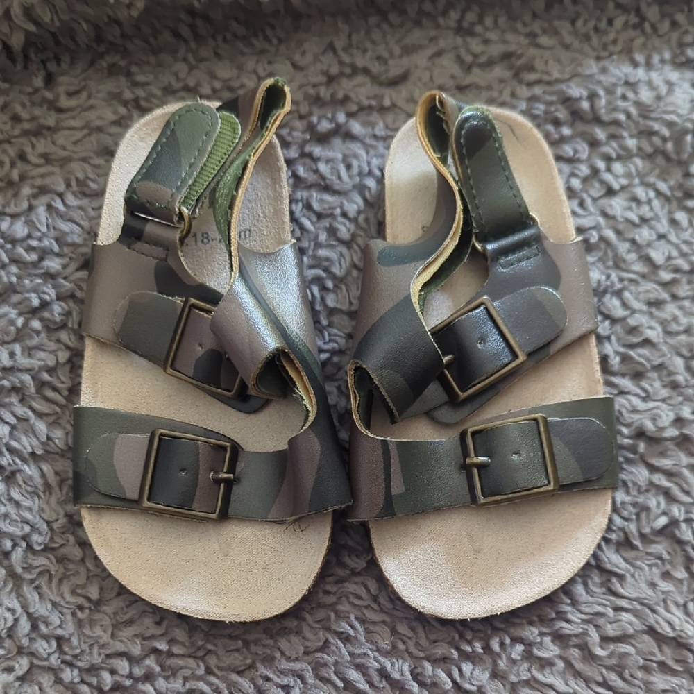 Baby Gap Camo Sandals 18 To 24 Months